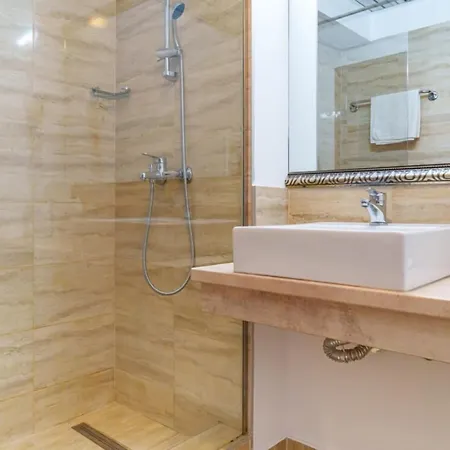 Guci Szálloda Konstanca