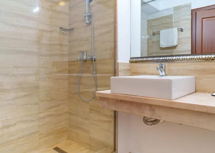 Guci Отель Констанца